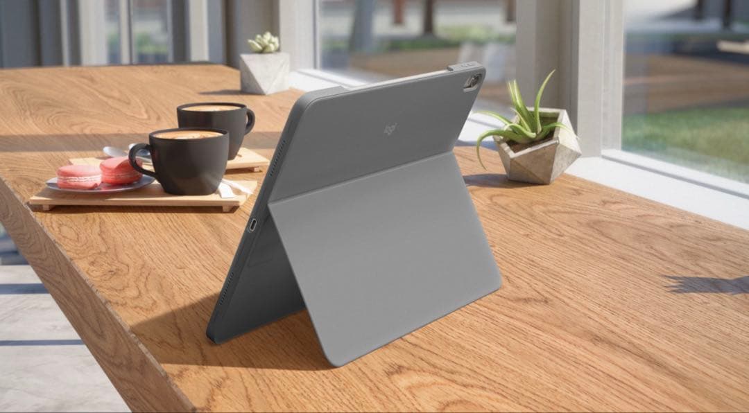 Logicool Combo Touch （iPad Air 13インチ）