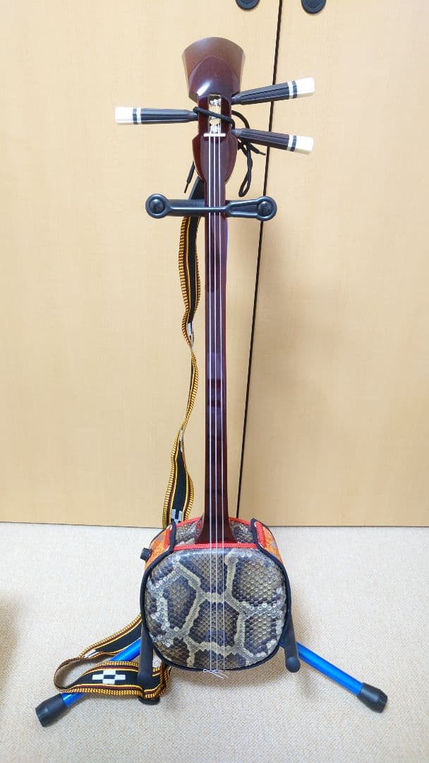 値下げ中！　極上エレキ三線　 人工＋蛇革二重張りのためメンテ不要