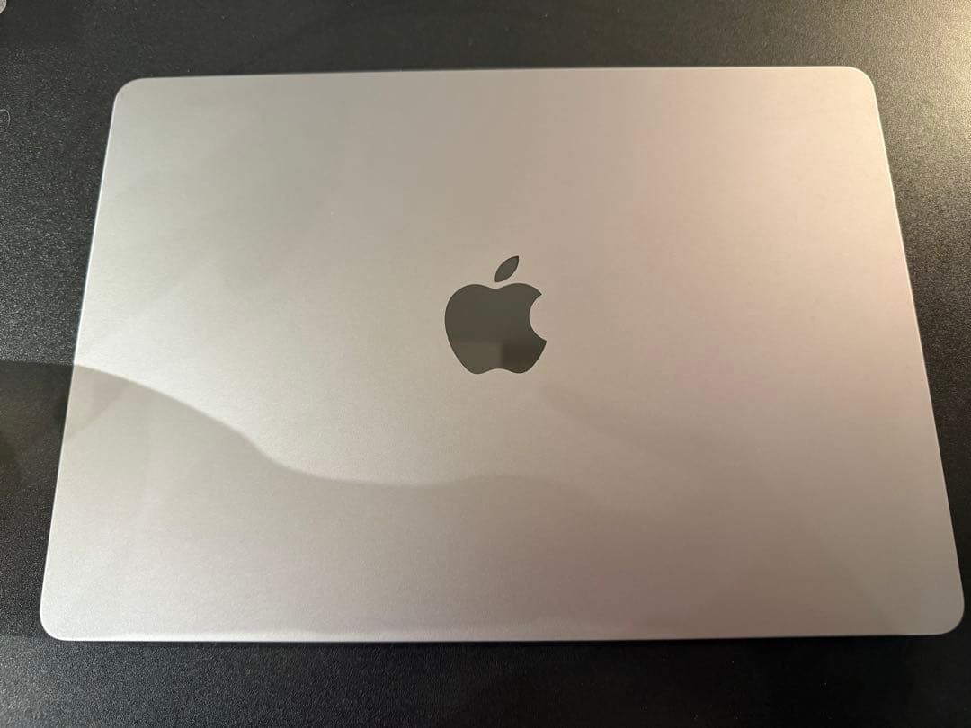 美品 8GB / 256GB MacBook Air M2 2022