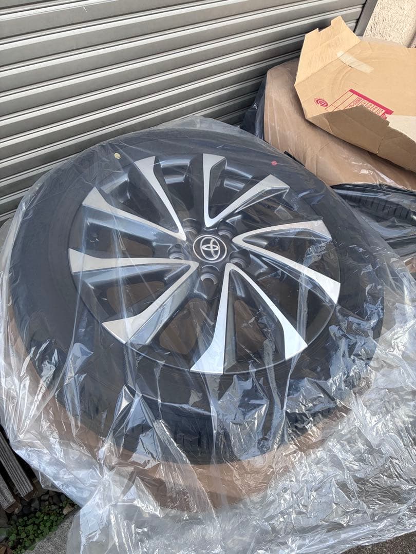 新車外し！ヴォクシー　ノア　205/55R17 タイヤ・ホイールセット