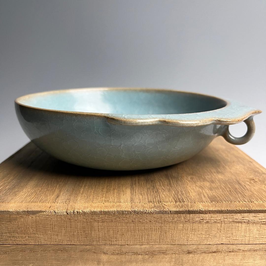 官窯 青磁月白釉板沿単耳洗 紫青 箱付 中国美術 中国古玩