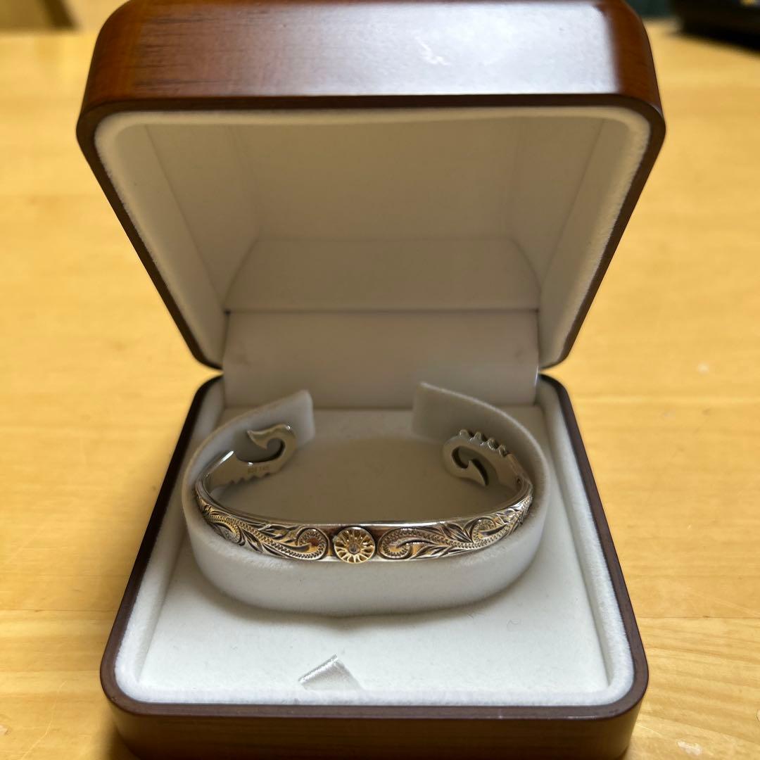 シルバーバングル 彫刻デザイン 専用ケース付き