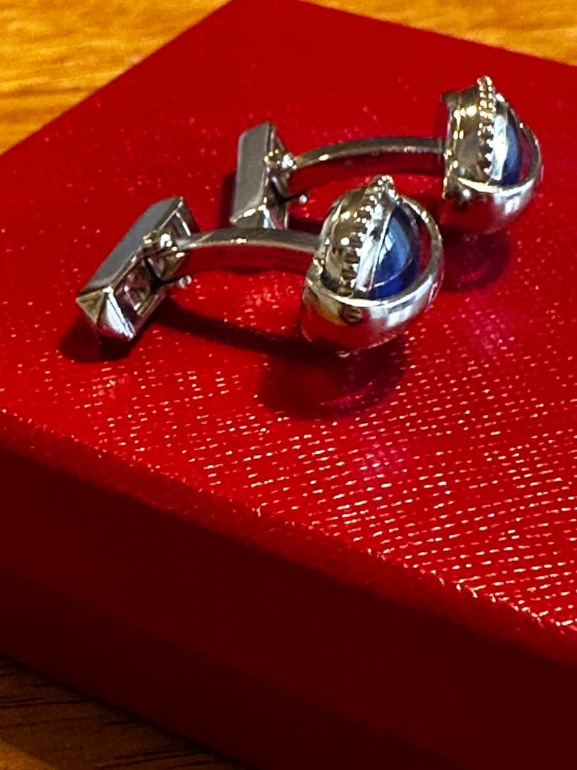 青色球体の金属製カフリンクス