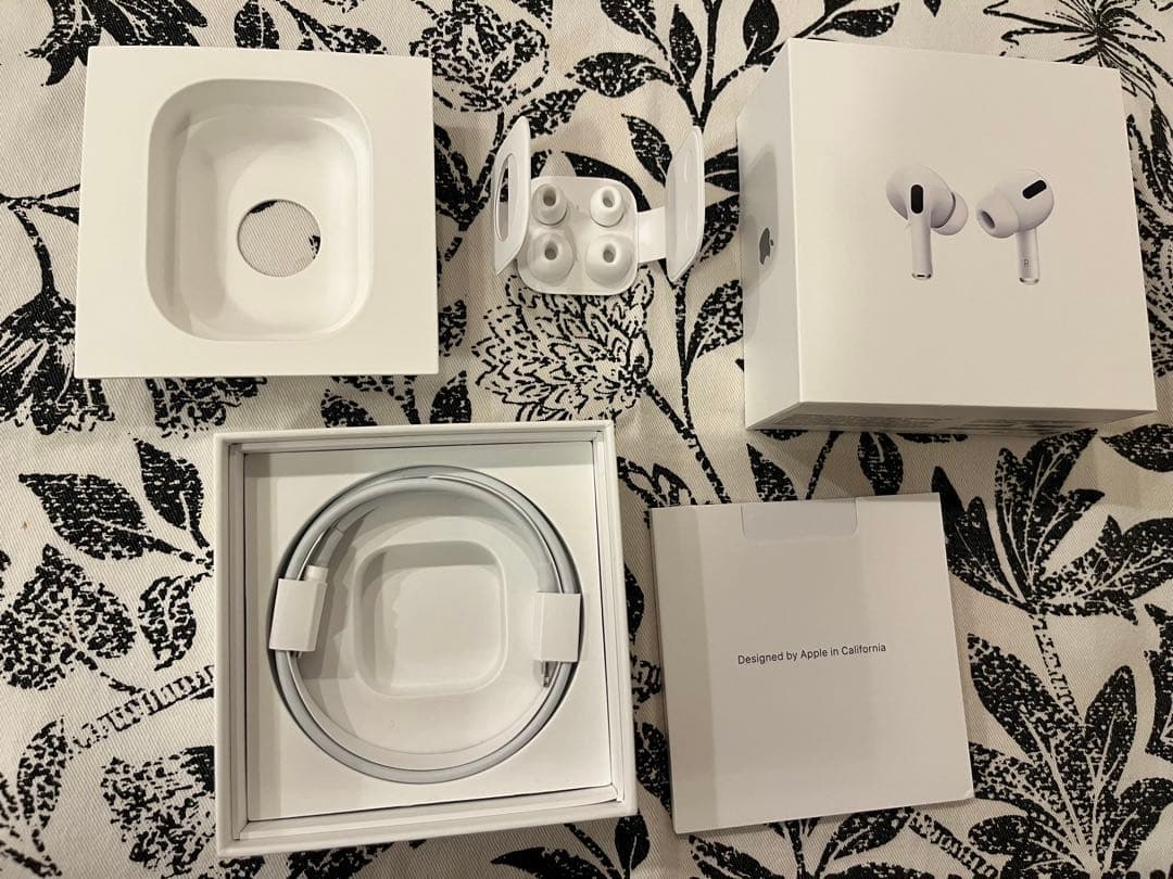 AirPods （第一世代）ワイヤレスイヤホン ホワイト 本体