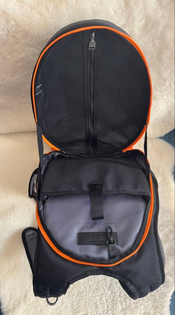 エルゴノミックデザイン ブラックリュック(DIESEL)