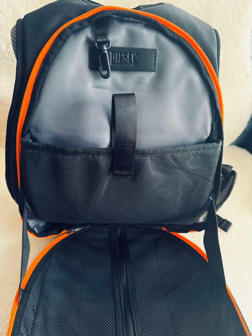 エルゴノミックデザイン ブラックリュック(DIESEL)