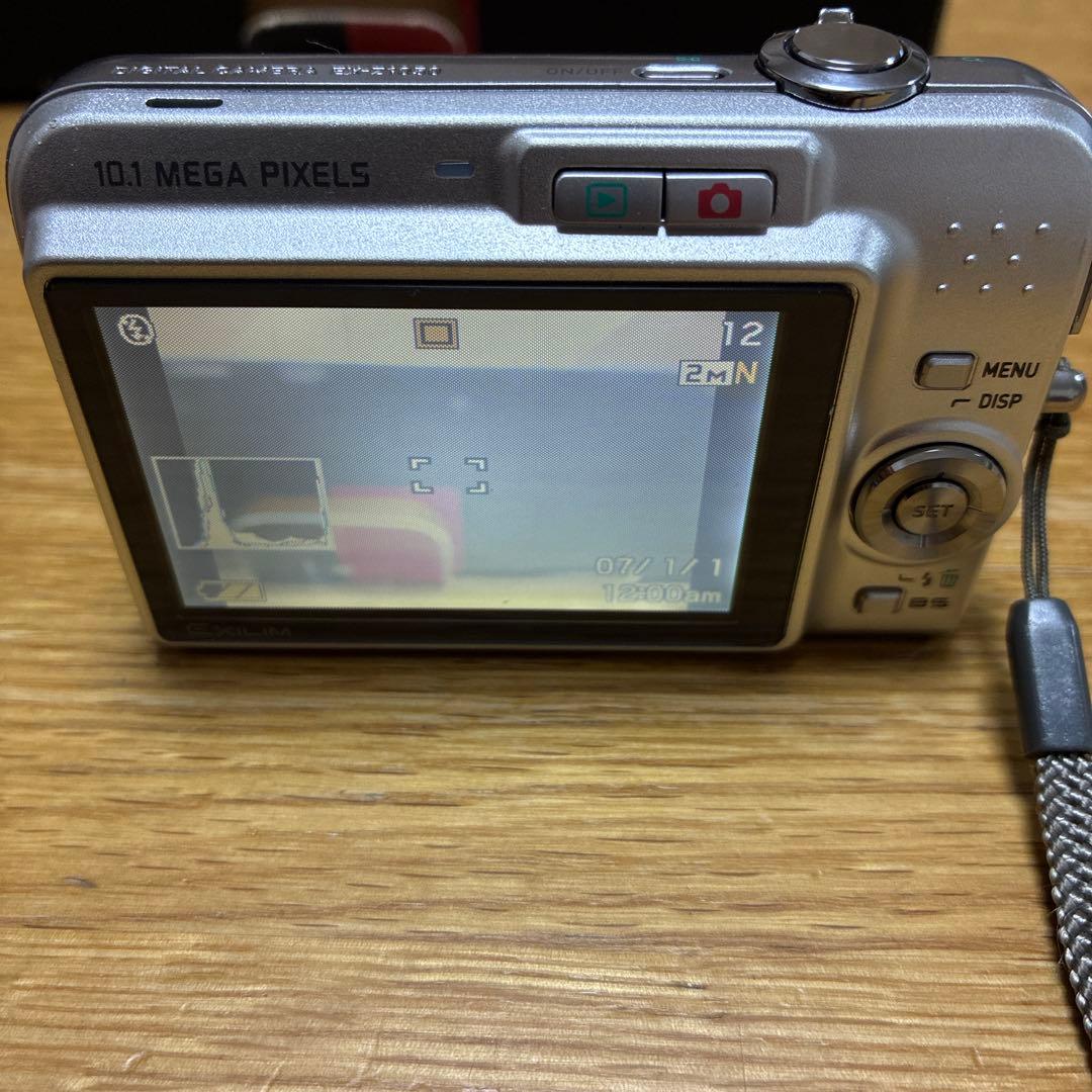 カシオ CASIO EXILIM EX-Z1050 シルバー　ポーチ付