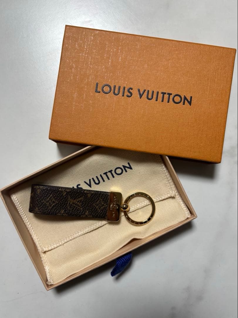 値下げ中！LOUIS VUITTON ブラウンレザーキーホルダー