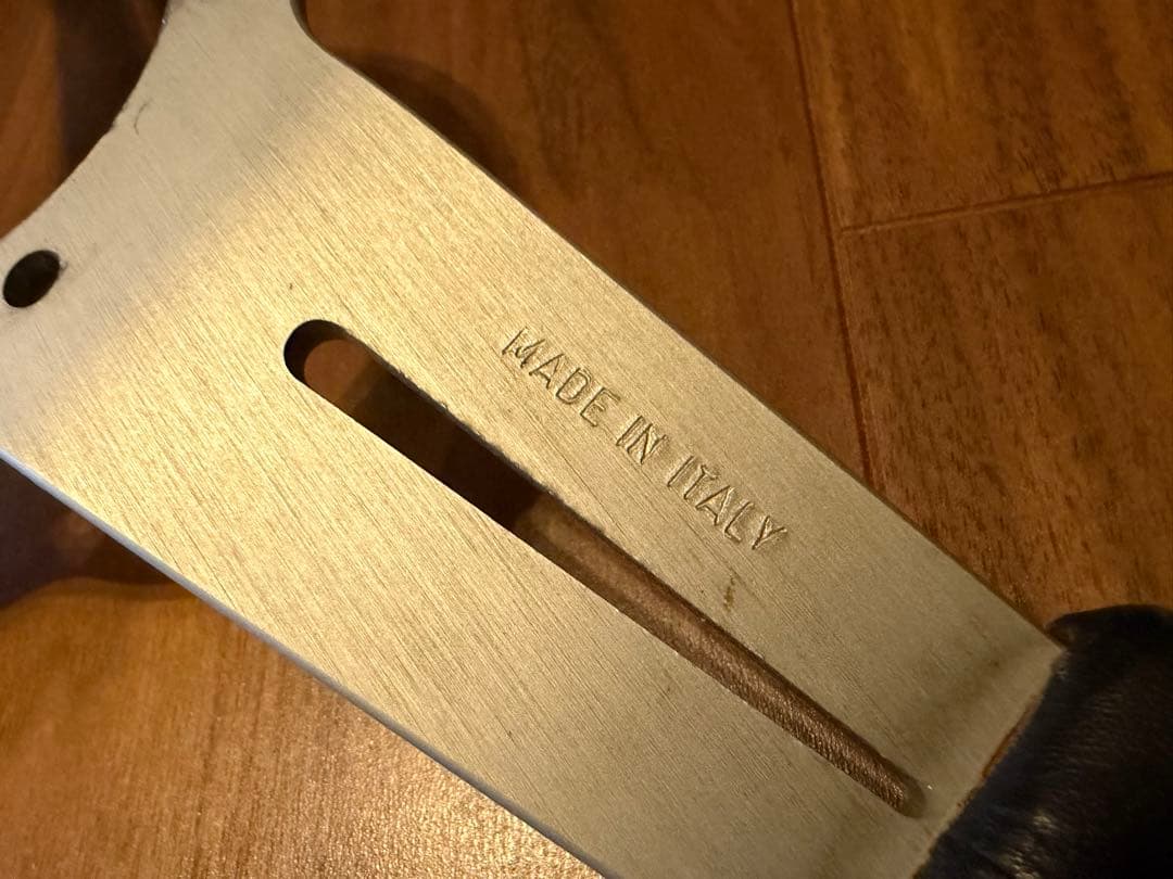 NARDI ナルディ ブラックレザーステアリング 33パイ　33cm