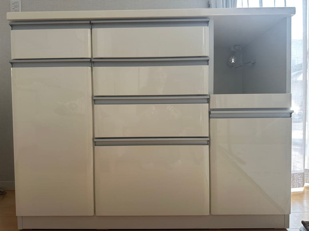 ニトリ　キッチンカウンター　120センチ幅食器棚