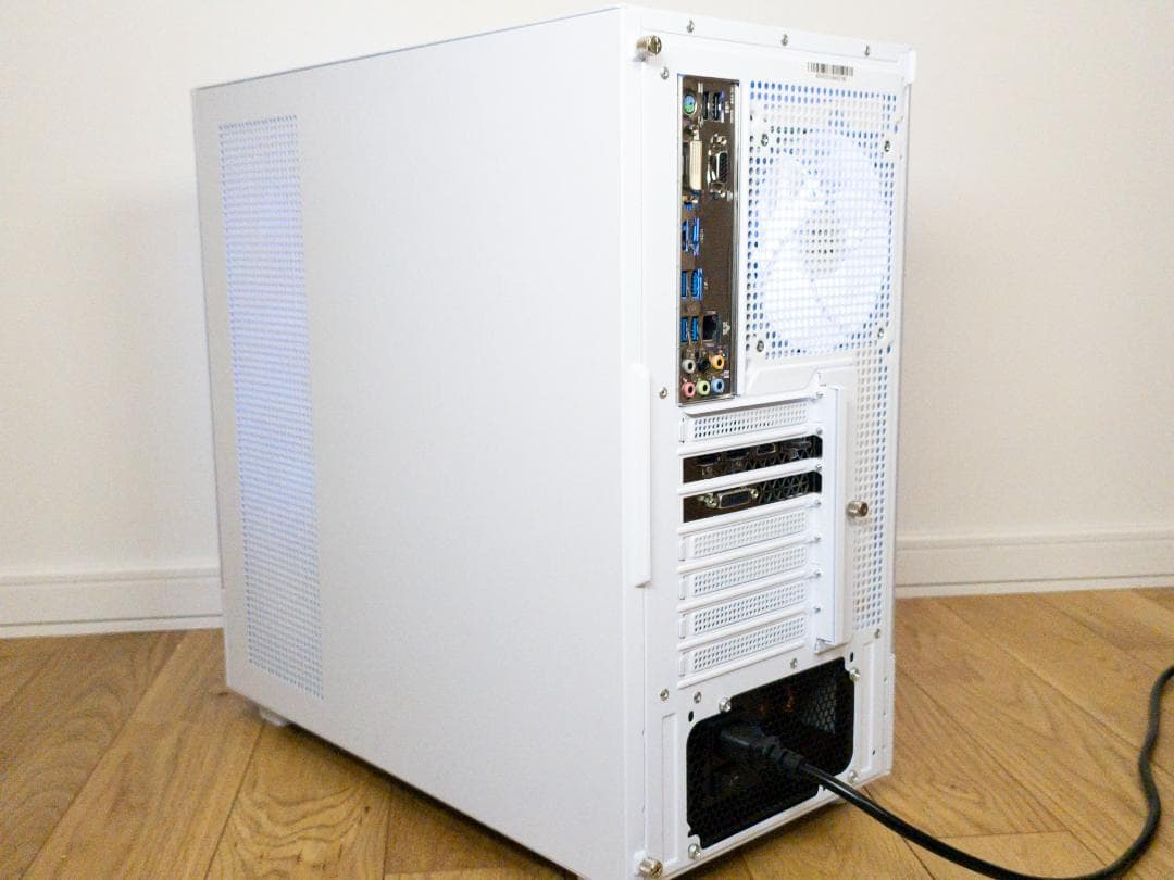 白ゲーミングPC GTX1060 / i7-4790 / SSD 480GB