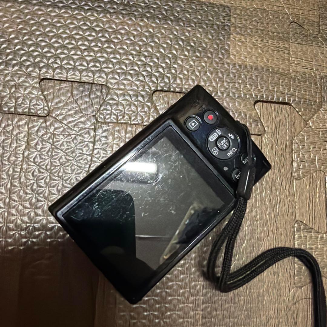 デジタルカメラ　Canon IXY 210 PC2332 ブラック