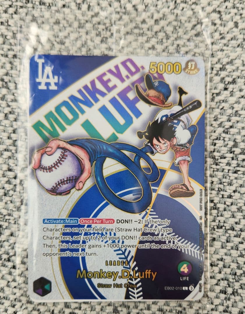 【新品未開封】海外 ワンピースカード ドジャース ルフィ