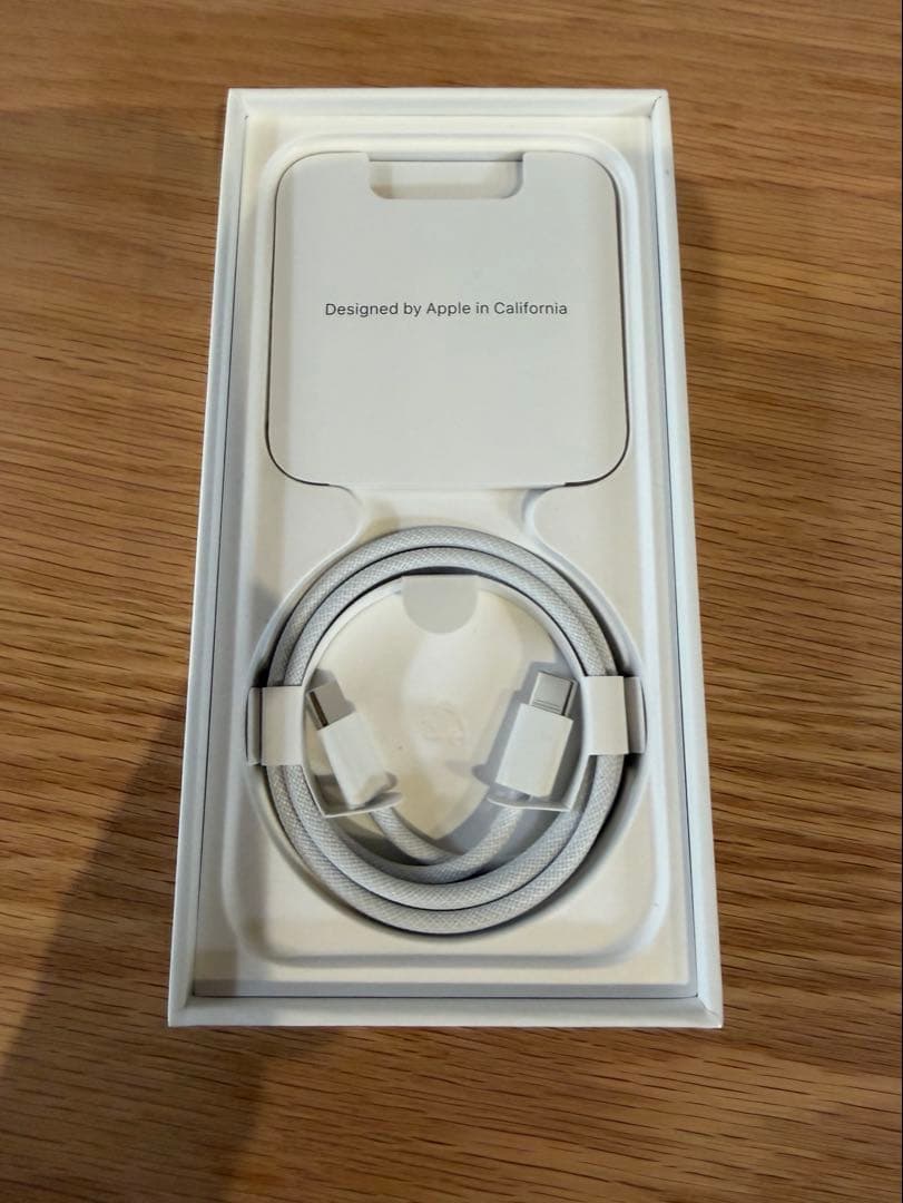 美品！Apple iPhone 15 Pro 128GB ホワイトチタニウム