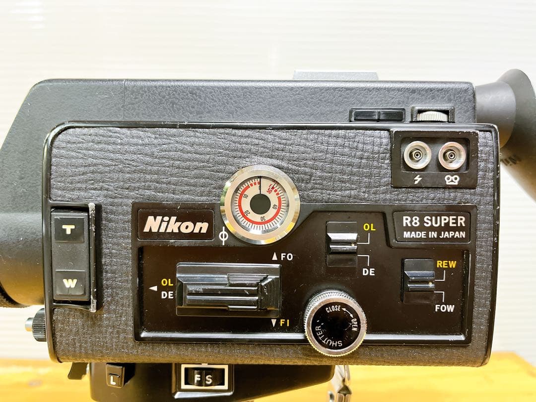 Nikon R8 SUPER 8ミリカメラ 通電確認済