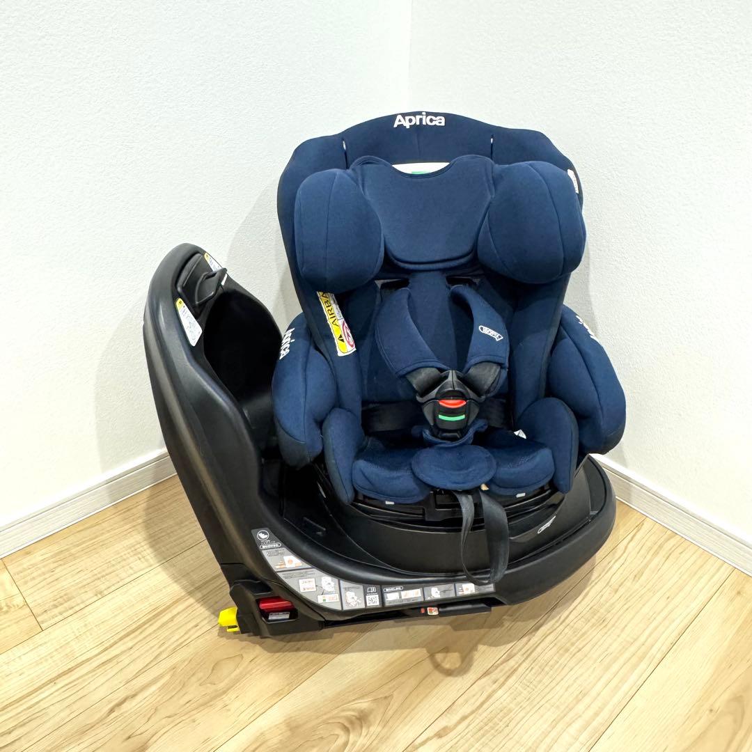 【美品】　Aprica アップリカ　ディアターンプラス　チャイルドシート