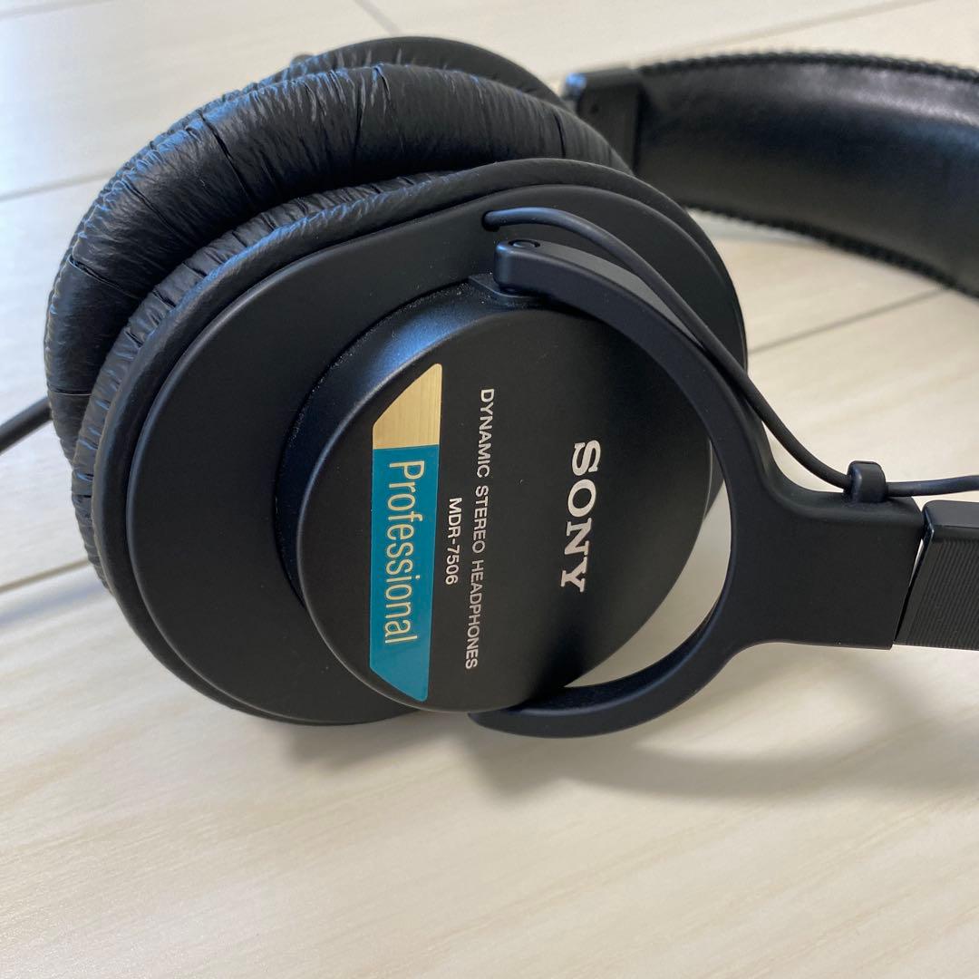 SONY MDR-7506 ヘッドホン 収納ケース付き