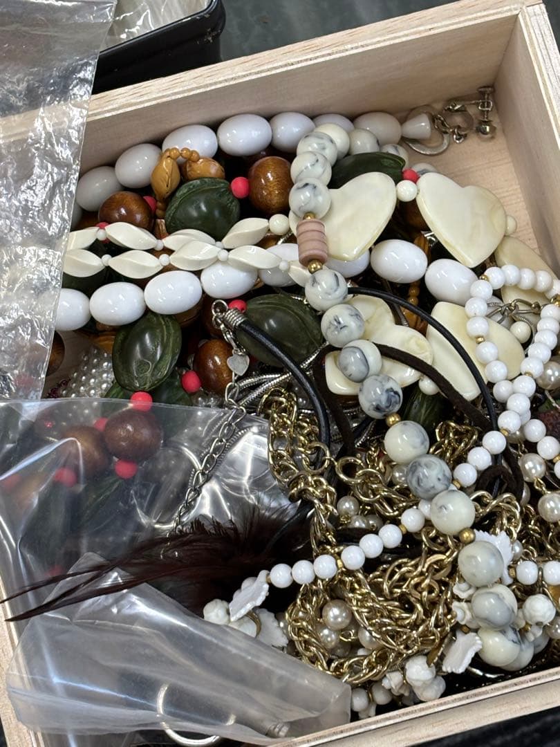 遺品整理　アクセサリー等　大量