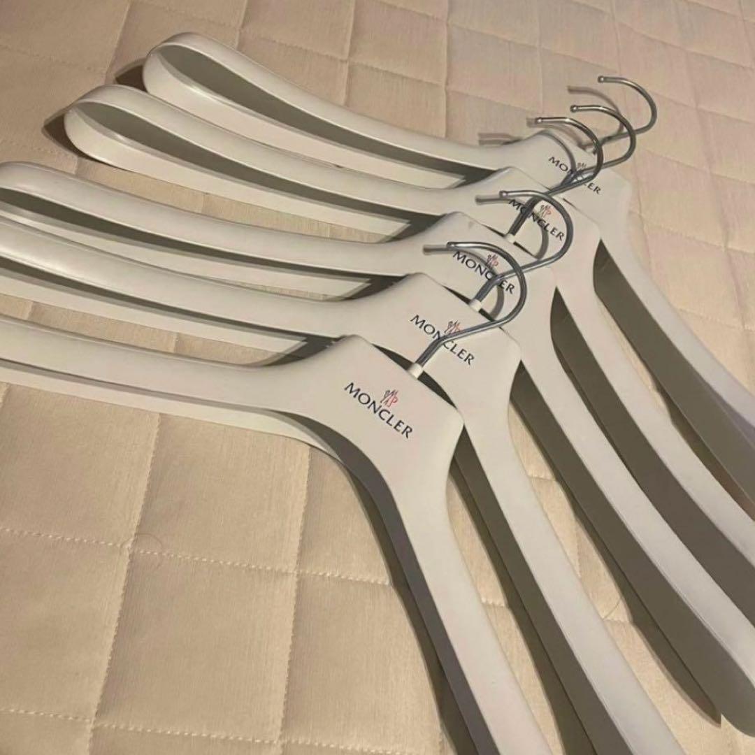 モンクレール メンズサイズハンガー 専用