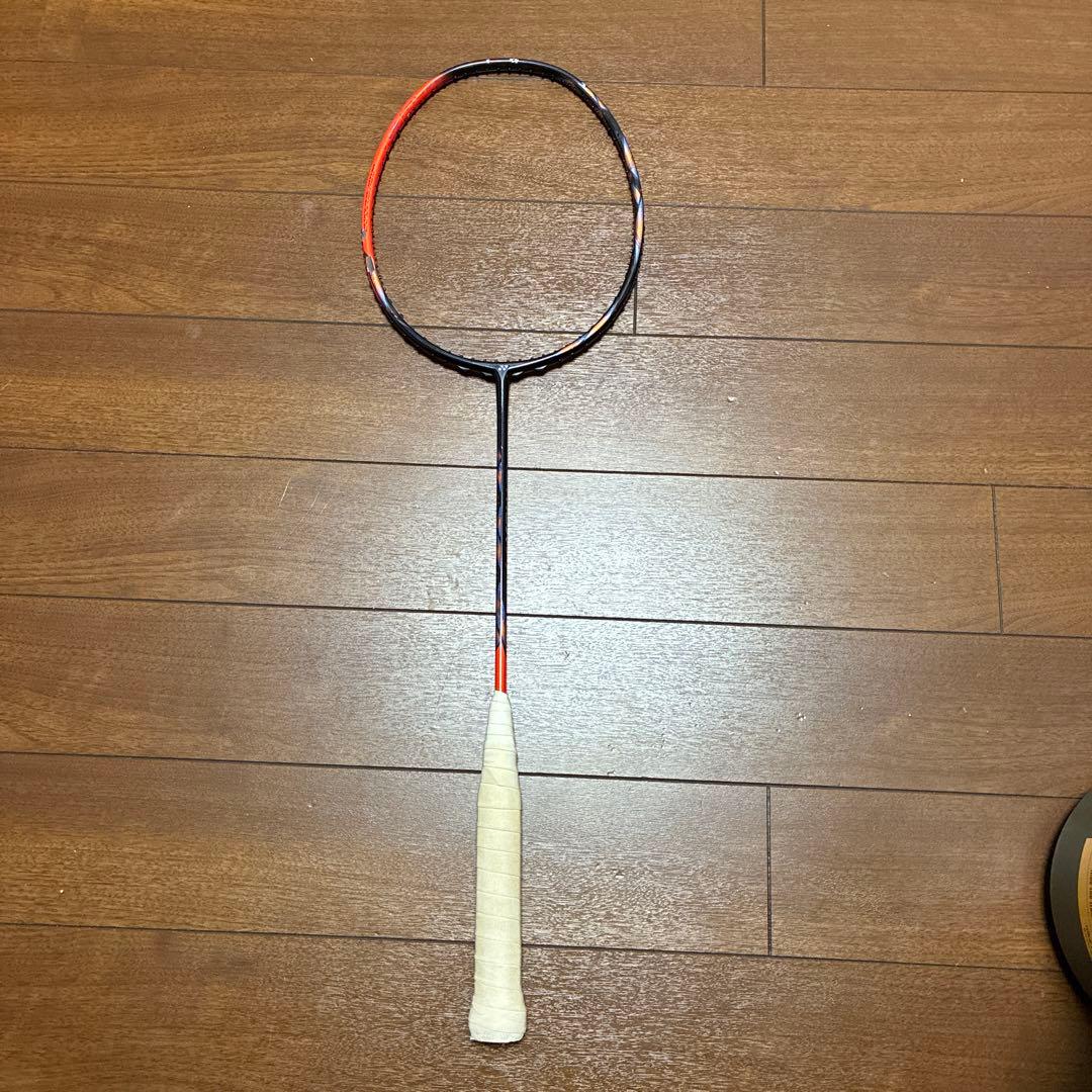 バドミントンラケットアストロクス77プロ