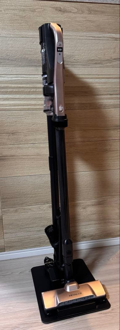 期間限定〜8/23まで　日立 コードレス掃除機 23年製 PV-BHL3000J