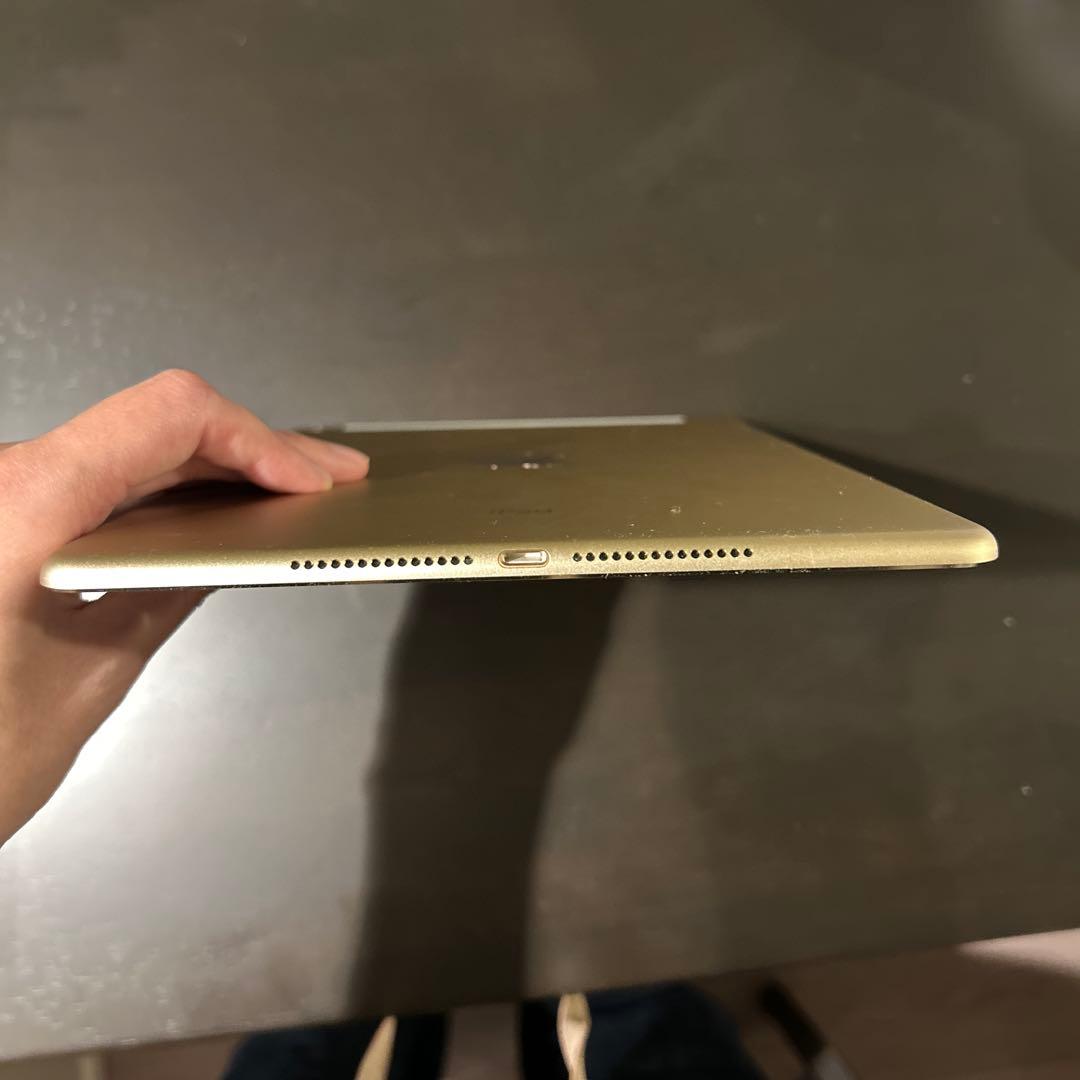iPad ゴールド 本体 充電器付き