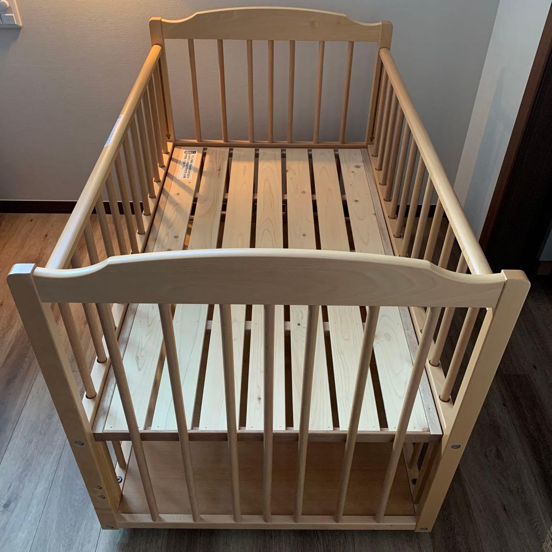 木製ベビーベッド　キャスター付き　添い寝可能　国産ひのき　キッズベッド