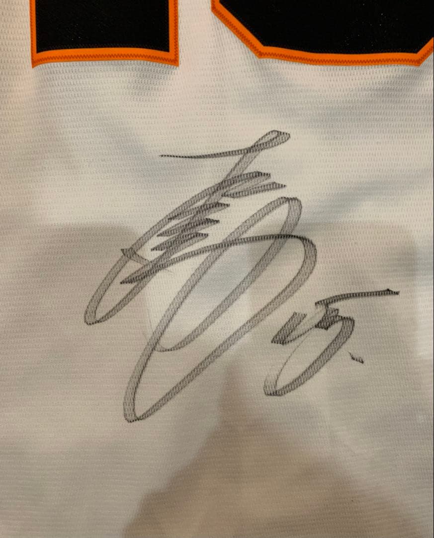 巨人　大勢選手　直筆サイン　ユニフォーム