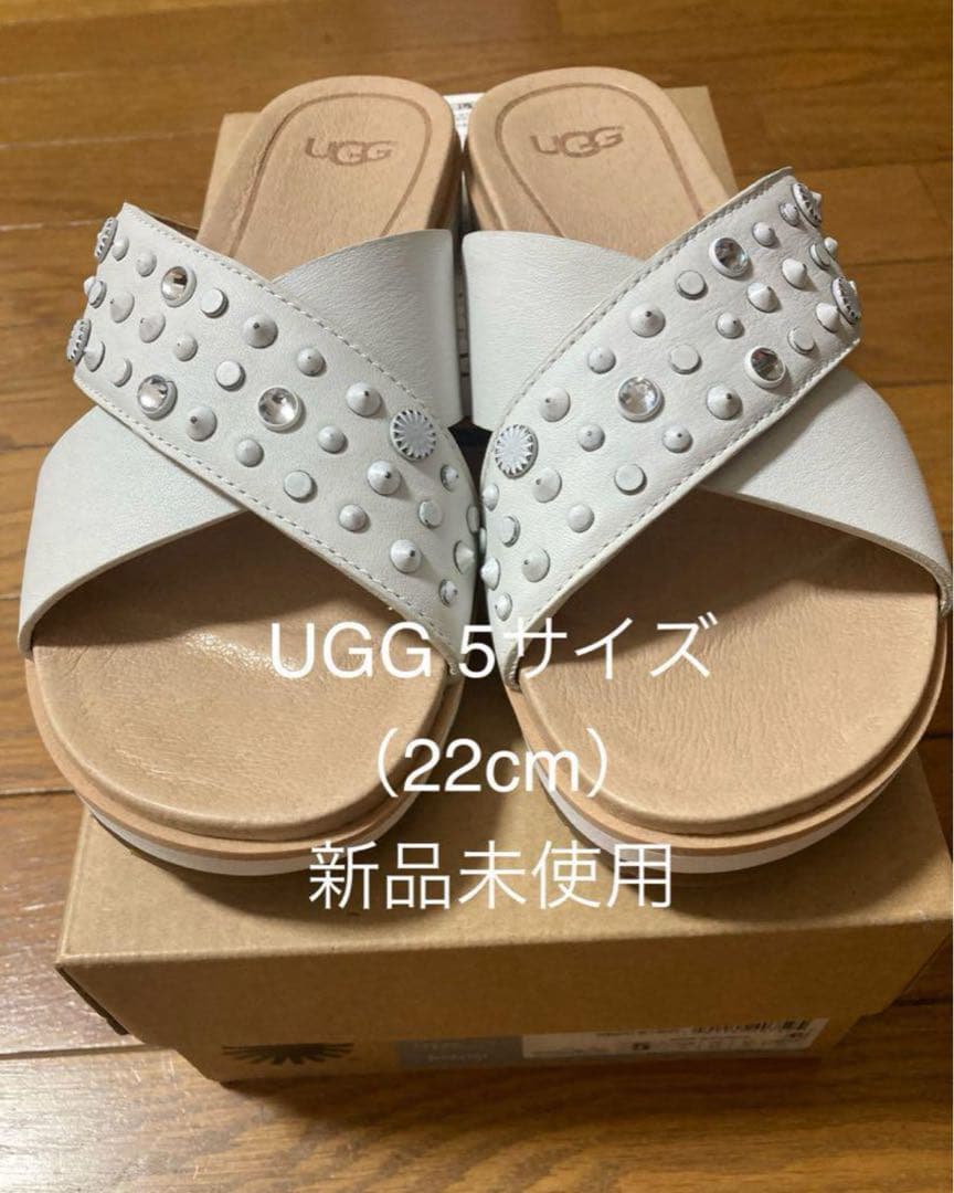 UGG スタッズ付きサンダル 5 (22cm) 新品未使用