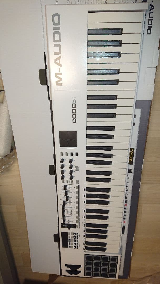 M-AUDIO CODE61 MIDIキーボード X/Yパッド付 ほぼ新品!