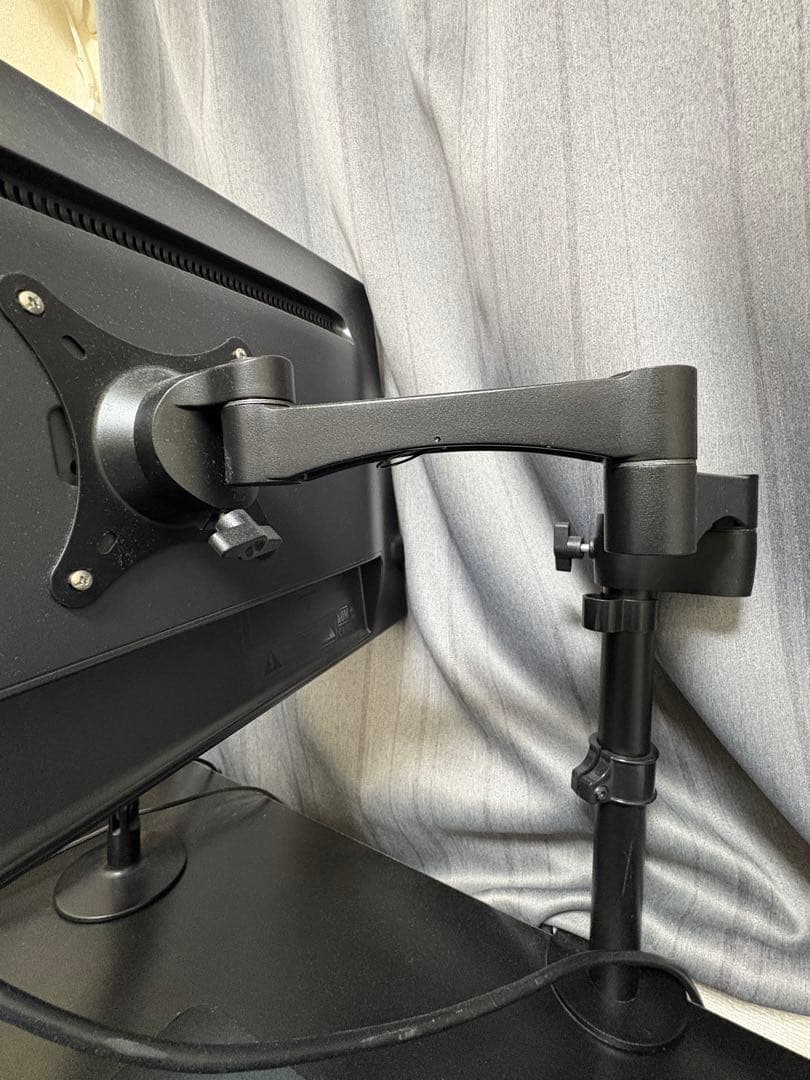 BenQ モニター (本体とアーム付き)