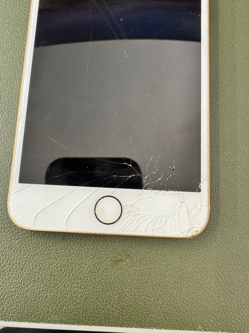 iPhone8Plus 256gb ピンクゴールド