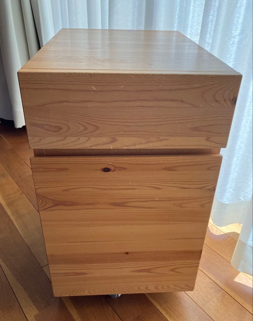 無印良品　パイン材キャビネットキャスター付き