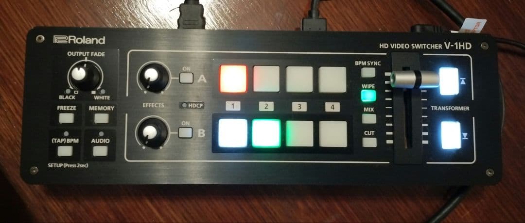 Roland V-1HD ビデオスイッチャー