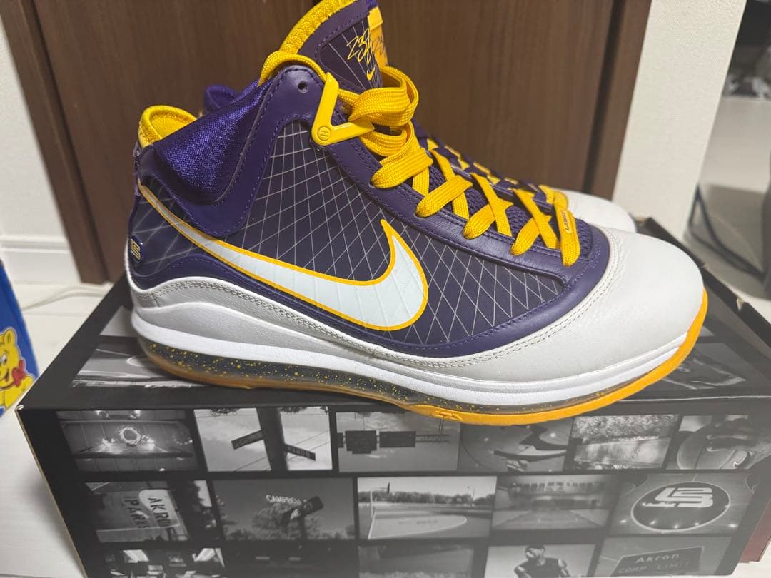 シューズ(男性用) NIKE LEBRON 7 QS