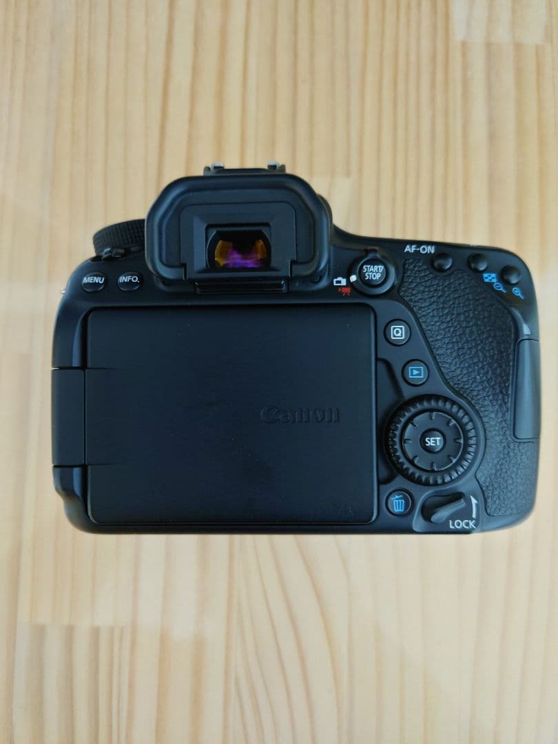 ★実用品★ Canon EOS 80D ダブルレンズセット