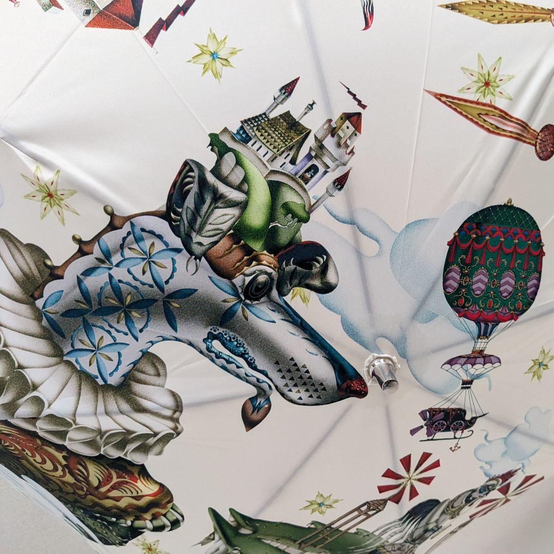 クラウス　ハーパニエミ　絵画のような折りたたみ雨傘　白