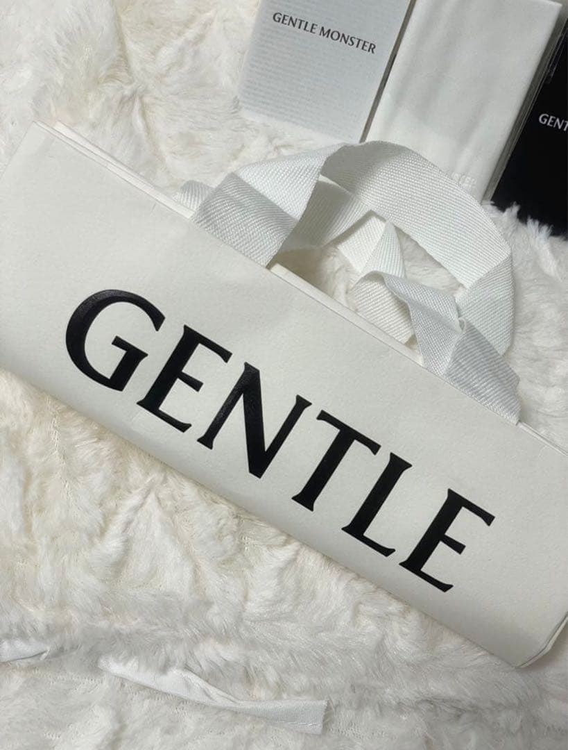 H*I様 【新品未使用】GENTLE MONSTER ブルーサングラス 正規品