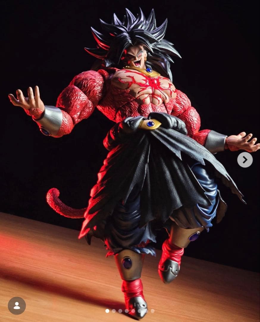 フィギュアーツサイズ　ブロリー ダーク　ドラゴンボール