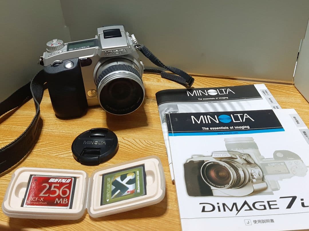 ミノルタ　デジタルカメラ MINOLTA DiMAGE7i