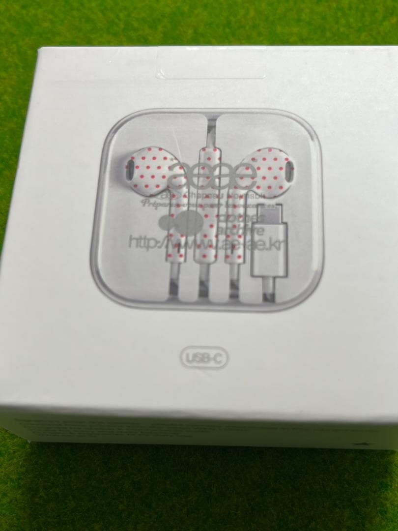 【日本未発売韓国限定】aeae有線イヤホンドット柄 ホワイト/レッド USB-C