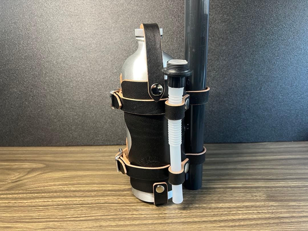 昭南皮革製　フューエルボトルホルダー　バイク　ガソリン携行缶　燃料タンク　携行缶