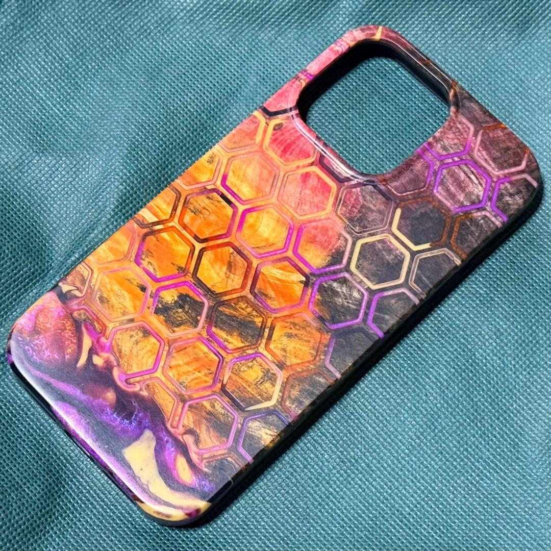 Carved iPhone 16 Pro Max スタビライズドウッド ケース