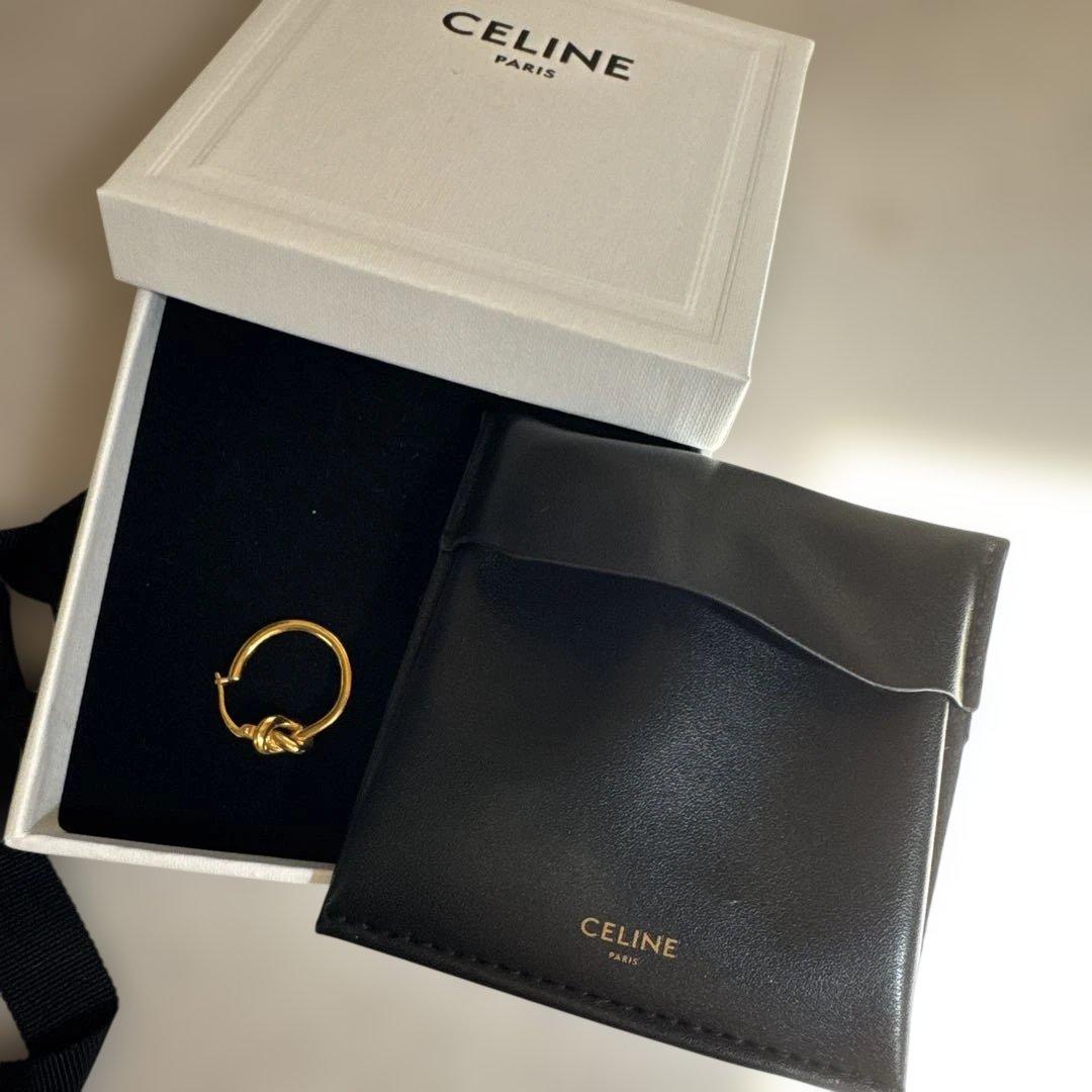 セリーヌ　ノットフープピアススモール片耳　ゴールド　箱・保存袋・レシートあり
