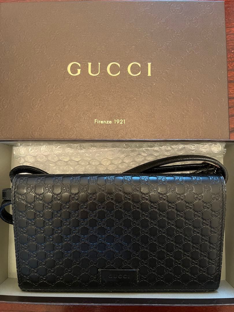 GUCCI ブラックレザー 長財布 GGパターン