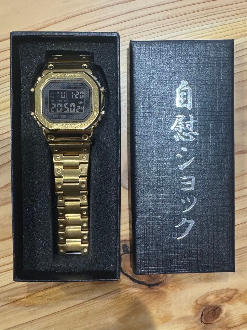 デジタル腕時計OMECO　ゴールドメタル g-shock風　腕時計
