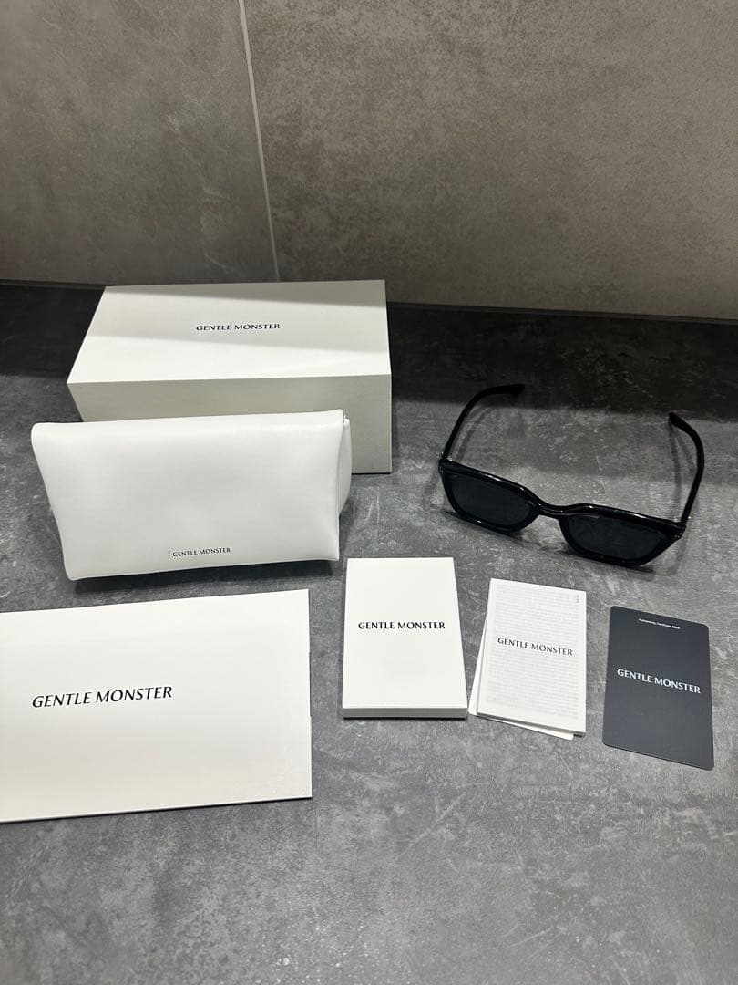 GENTLE MONSTER HOVO サングラス みちょぱ着用