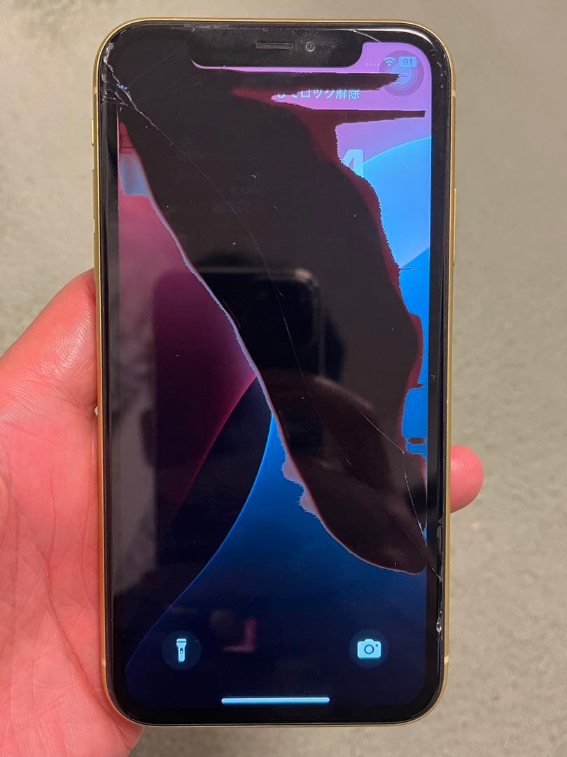 iPhone 11 128G SIMロック解除済