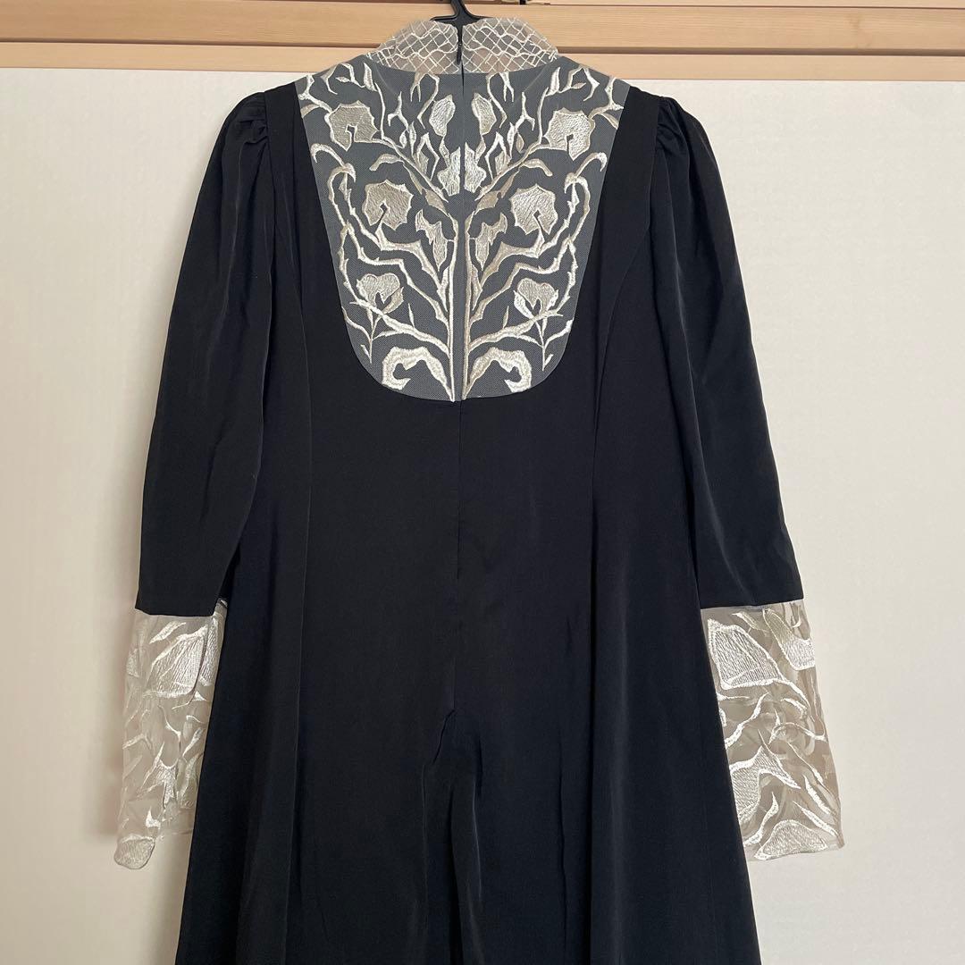 etoll. バック刺繍フレアドレス