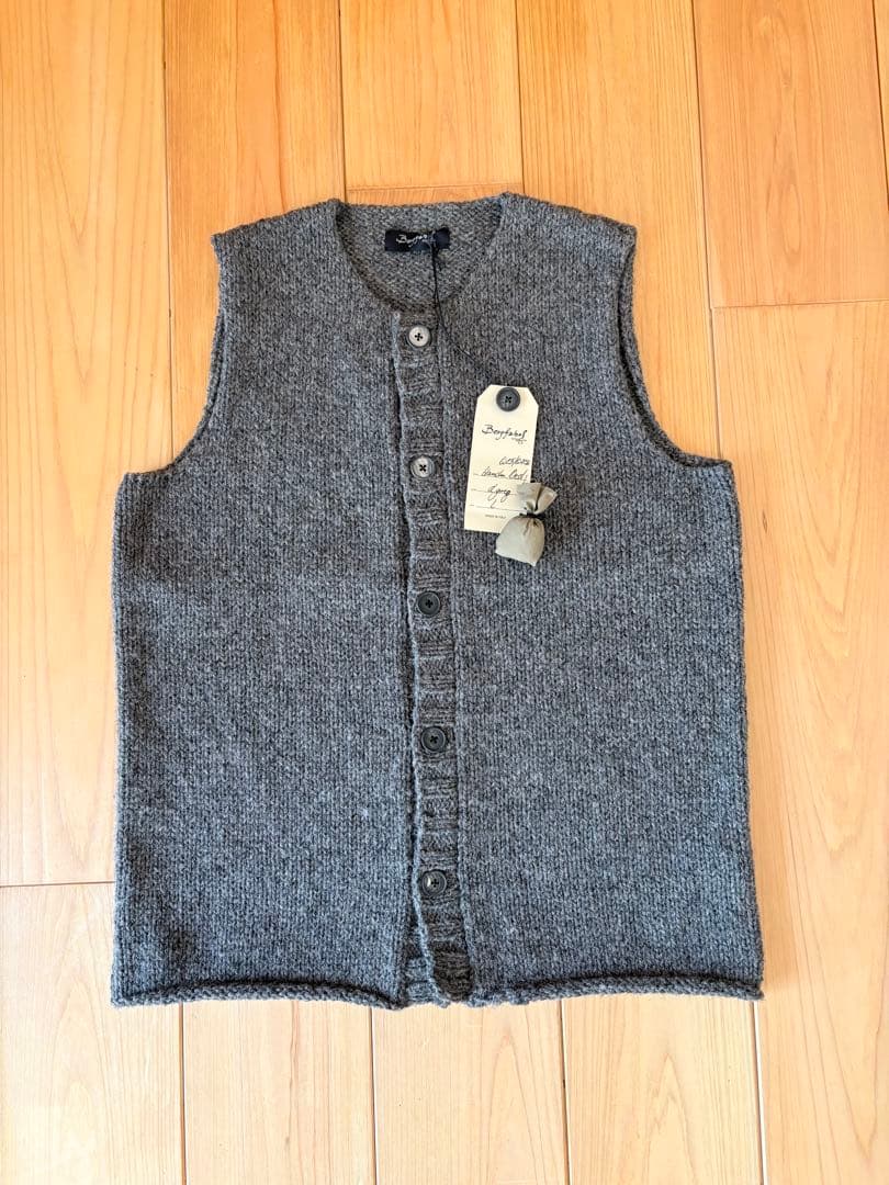 【極美品】bergfabel ハンドメイド ニットのベスト グレー L